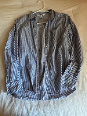 Women’s Old Navy Striped Button Down